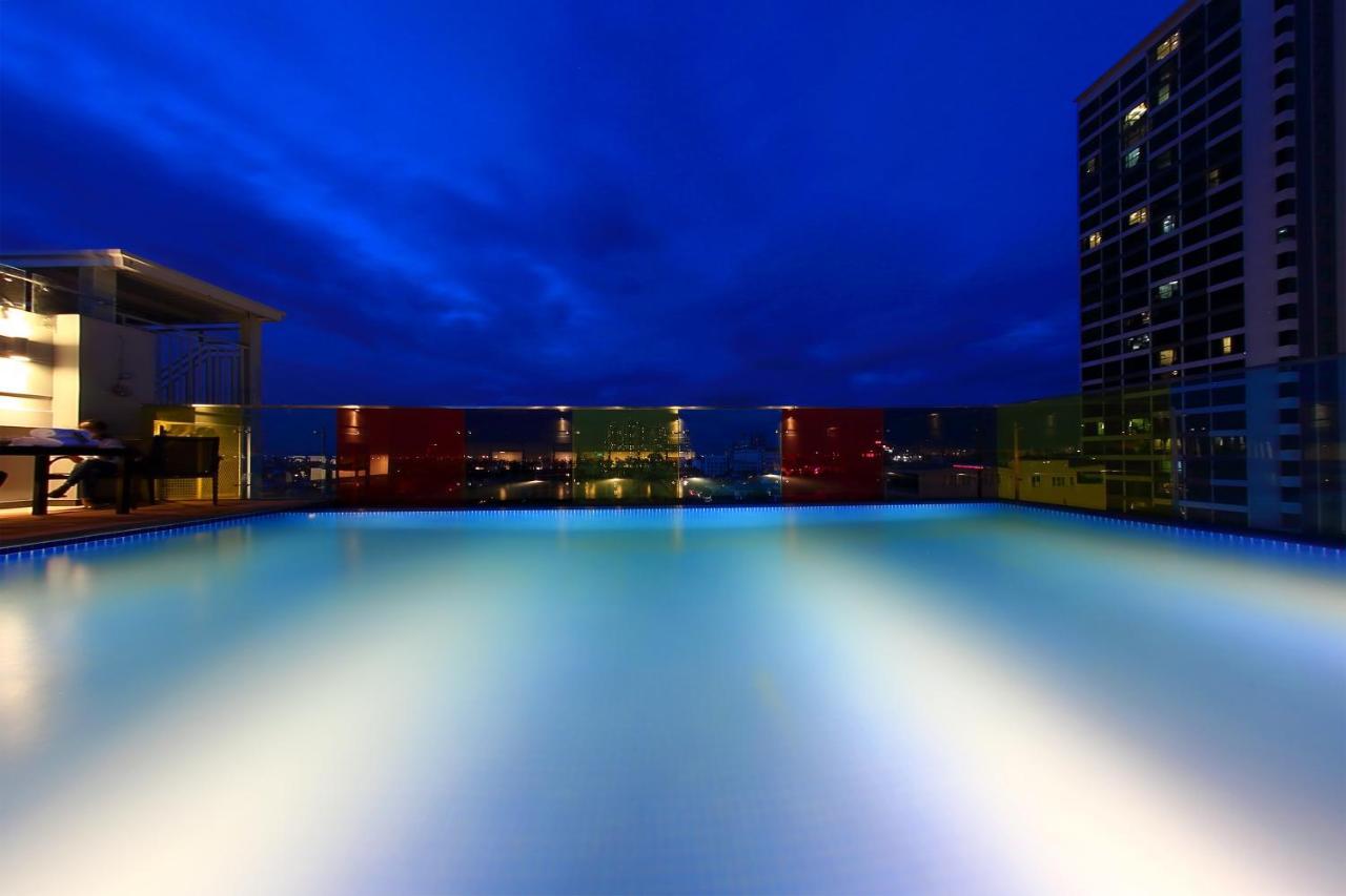 Aurora Western Village Хошимин Экстерьер фото